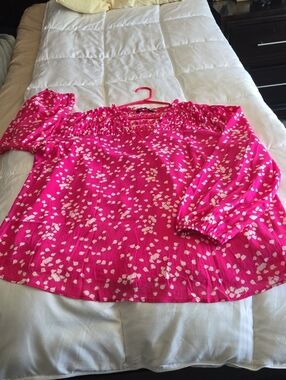 Women’s Off-Shoulder Blouse in Hot Pink with White Print